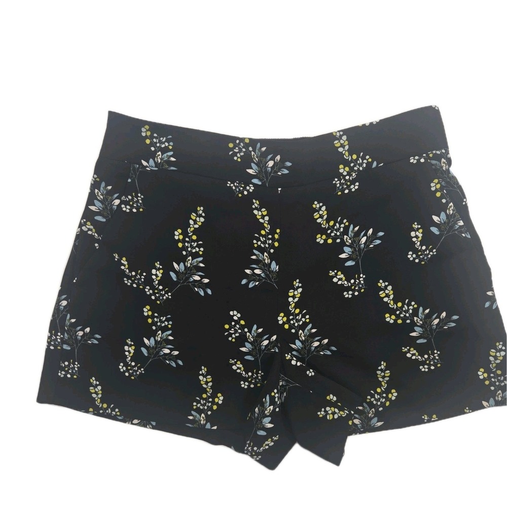 LOFT Women's XS Black Floral Print Dressy Pull-On Shorts With Front Pockets